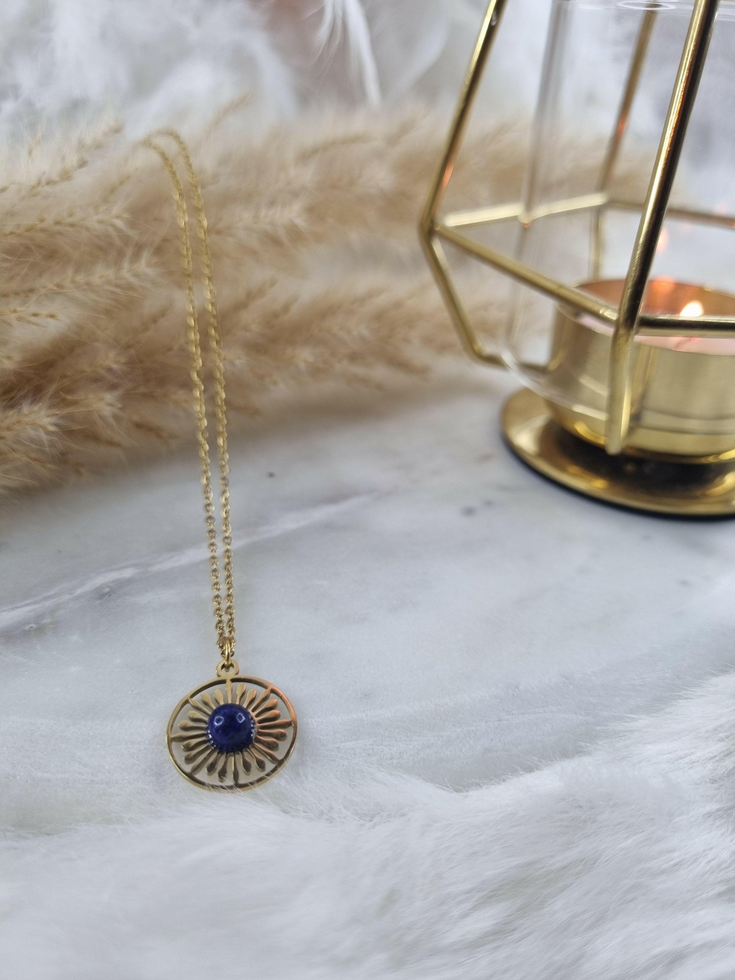 Chaînes avec Pendentif Bleu - Élégance en Acier Inoxydable.