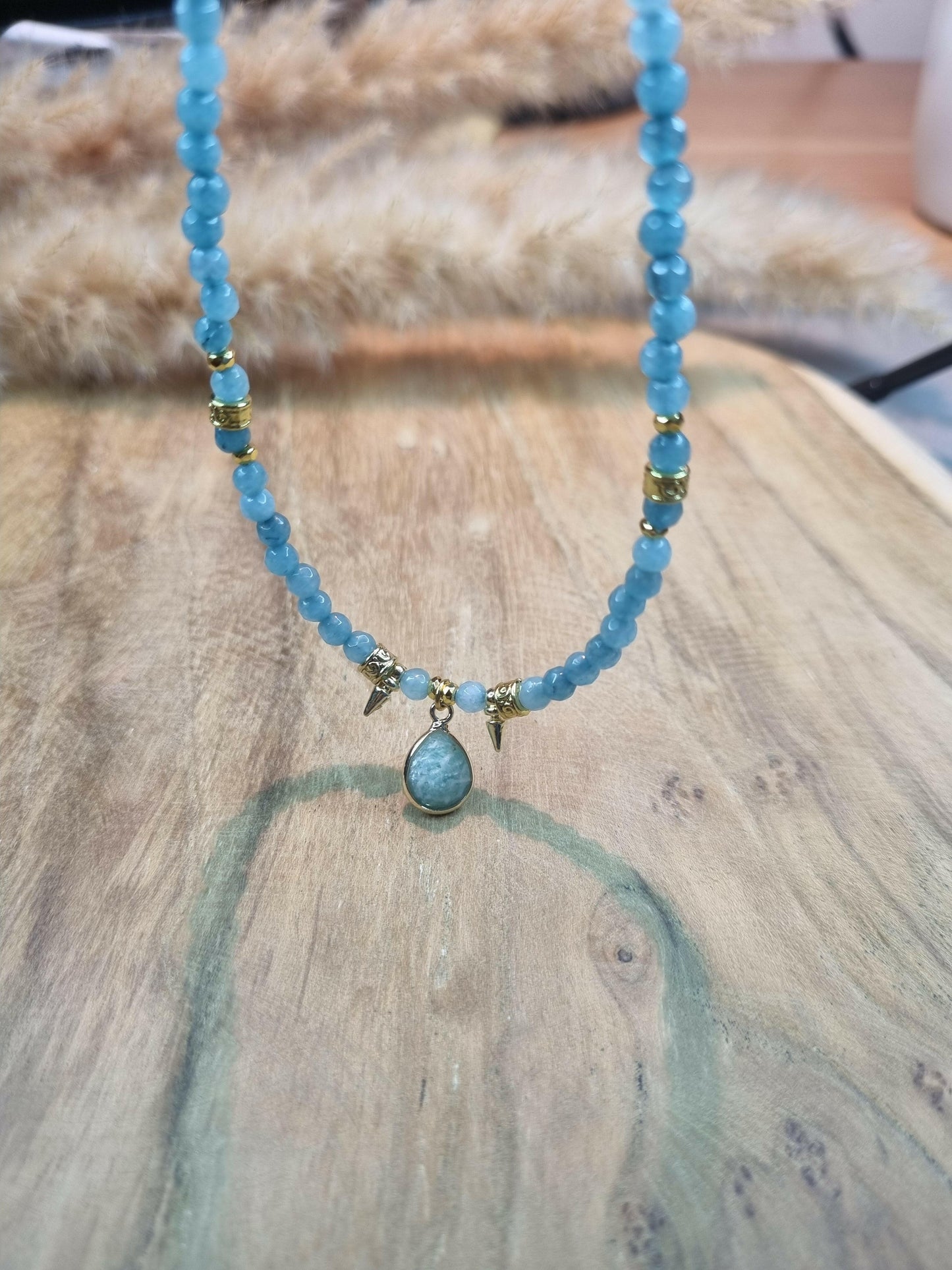 Collier Blue Azure - Élégance Artisanale | SophsCraft - Bijou Unique et Artisanat de Qualité | SophsCraft.