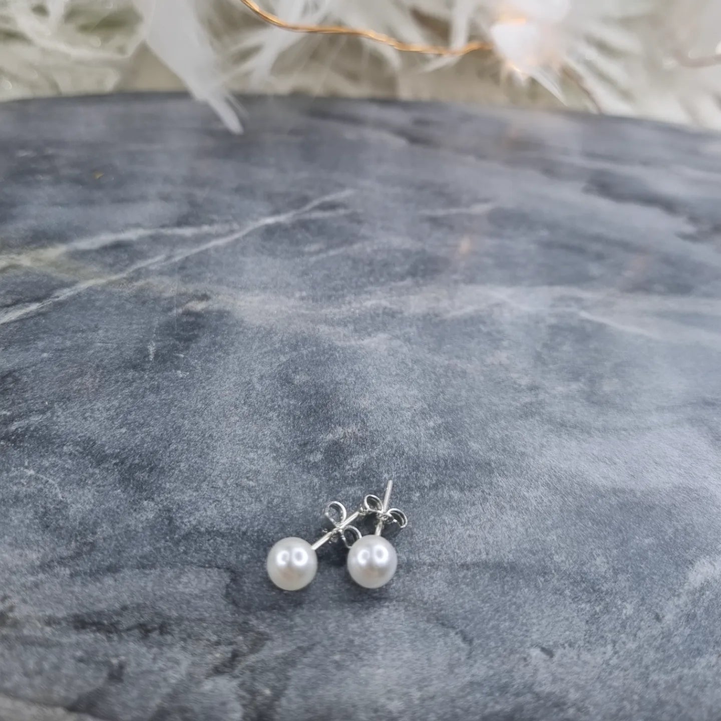 Classic Pearl Studs - Bijou Unique et Artisanat de Qualité | SophsCraft.