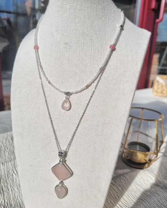 Collier Douceur Rosée - Élégance Intemporelle en Quartz Rose